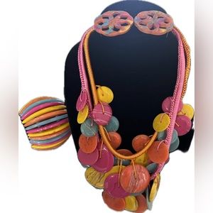 Beautiful 3 piece necklace, earring and bracelet set